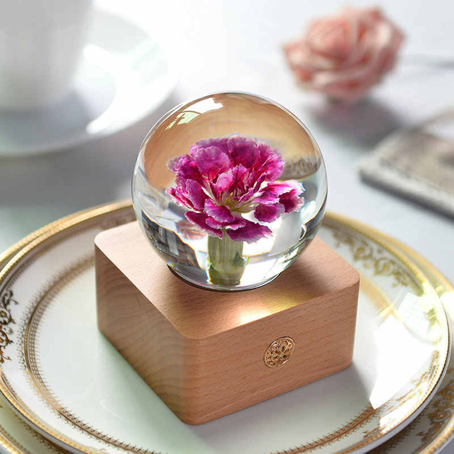 Carnation Eternal Flower Specimen Crystal Ball Music Box Night Light Music Box Bluetooth Speaker