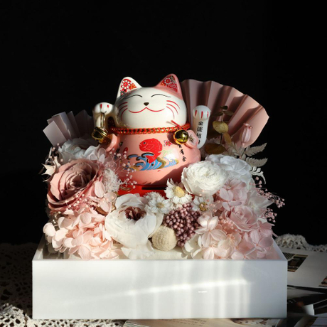 Solar Lucky Cat Preserved Flower Gift Box
