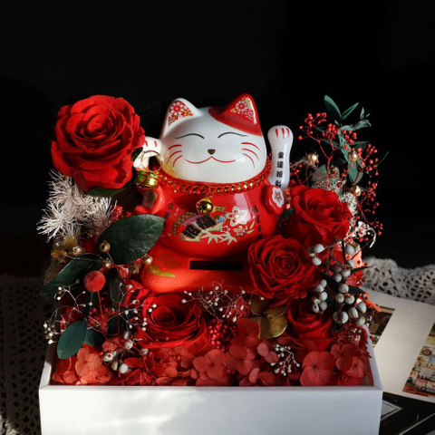 Solar Lucky Cat Preserved Flower Gift Box