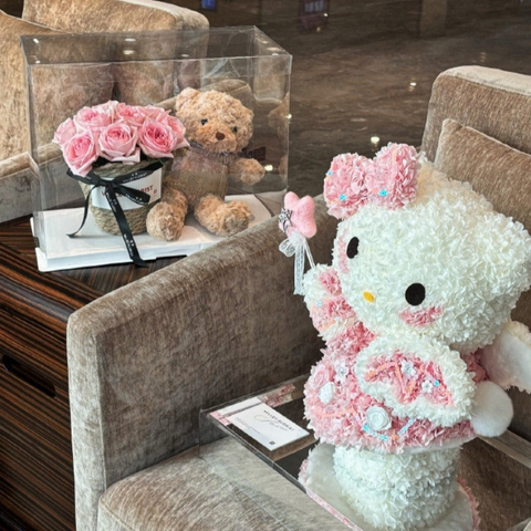 Cute Hello Kitty Preserved Flower