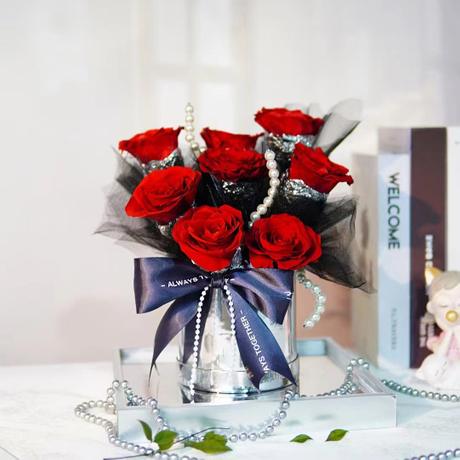 Eight Roses Hug Bucket Preserved Flower