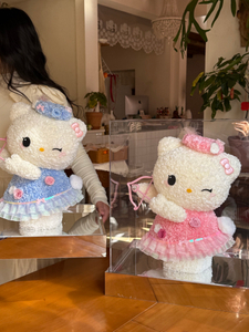 Cupid's Arrow Hello Kitty Everlasting Flower